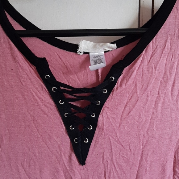 Hot shirt - Picture 2 of 2